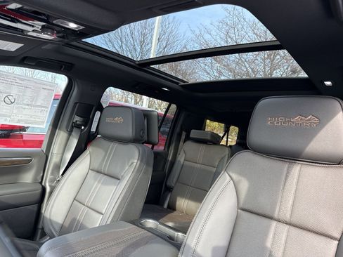 New 2026 Chevrolet Suburban High Country image 20