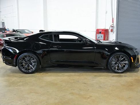 Used 2021 Chevrolet Camaro ZL1 RWD image 11