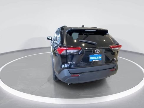 Used 2021 Toyota RAV4 LE image 7