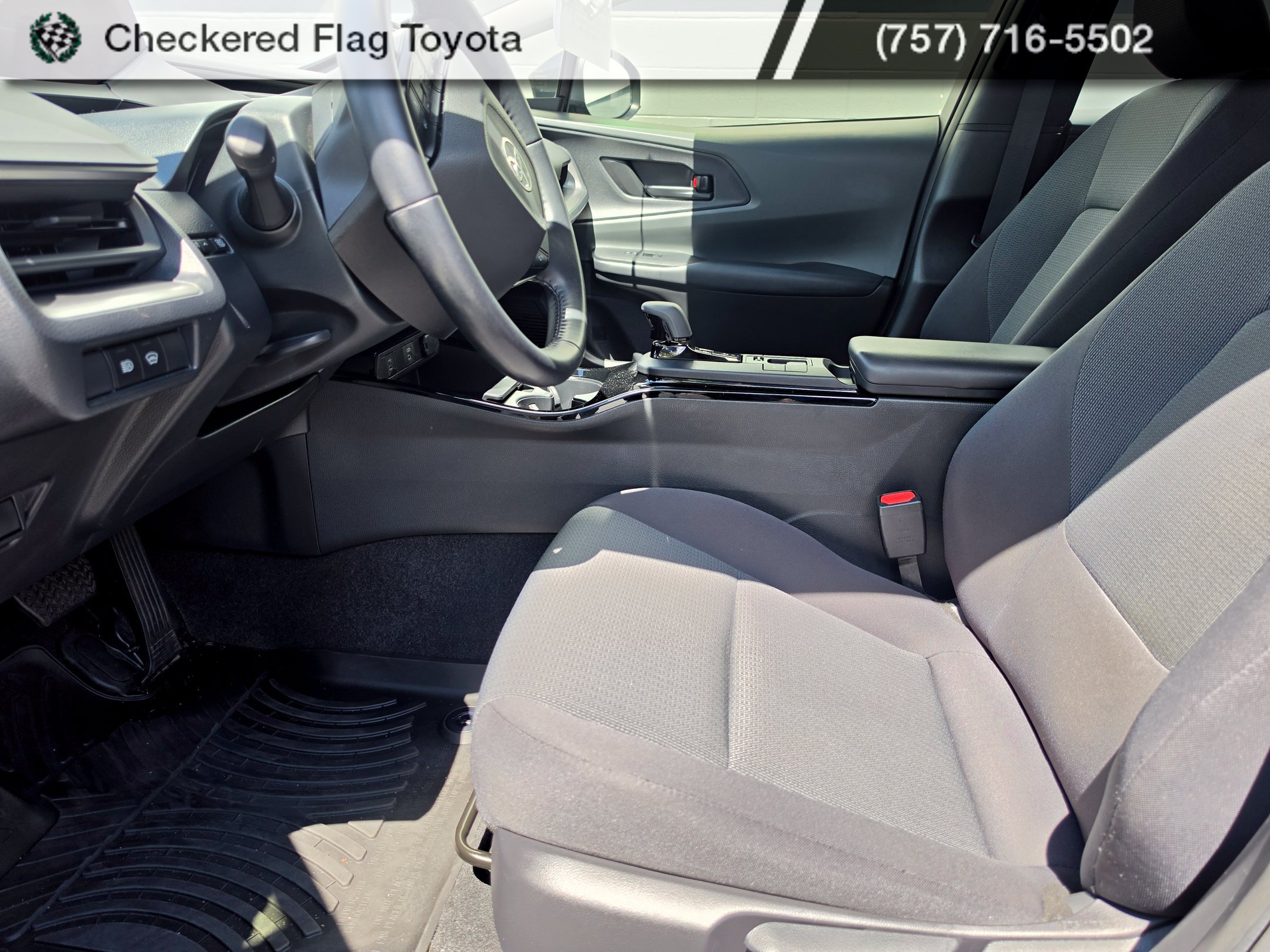 Used 2023 Toyota Prius LE FWD image 14
