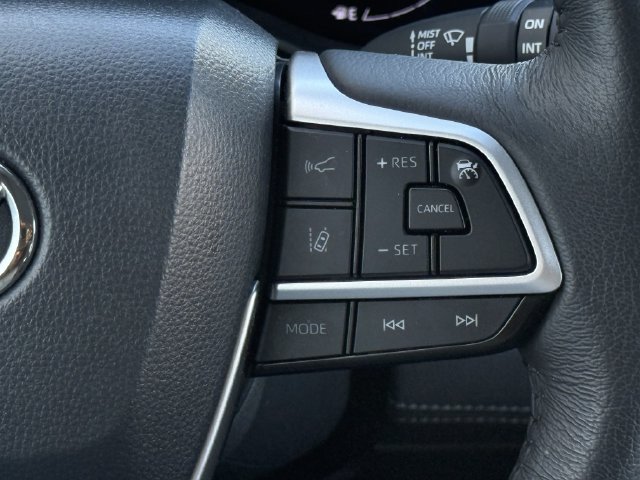 Certified 2025 Toyota Sienna XLE FWD image 15