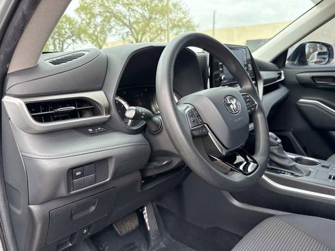 Used 2020 Toyota Highlander L image 21