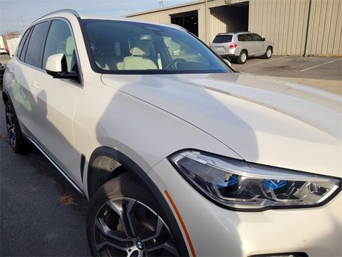 Used 2021 BMW X5 sDrive40i w/ Executive Package 2 image 9
