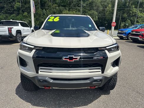 Used 2026 Chevrolet Colorado ZR2 w/ Technology Package AWD/4WD image 11