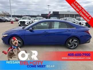 Used 2025 Hyundai Elantra SEL video 2