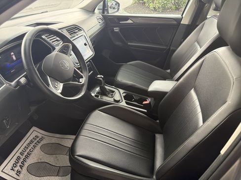Used 2024 Volkswagen Tiguan SE AWD/4WD image 12