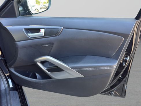 Used 2014 Hyundai Veloster Turbo FWD image 23