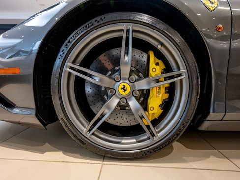Used 2014 Ferrari 458 Speciale Coupe RWD image 18