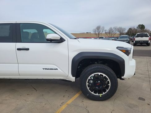 New 2026 Toyota Tacoma TRD Off-Road w/ TRD Off Road Premium Package AWD/4WD image 6