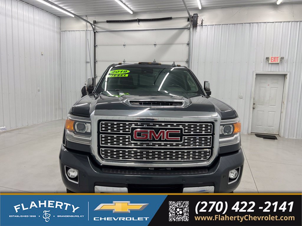 Used 2019 GMC Sierra 2500 Denali w/ Duramax Plus Package AWD/4WD image 7