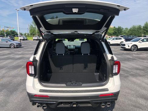 New 2025 Ford Explorer ST image 9