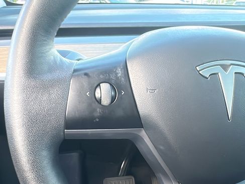 Used 2021 Tesla Model Y 2WD image 15