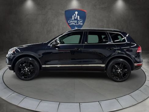 Used 2017 Volkswagen Touareg Wolfsburg Edition AWD/4WD image 2