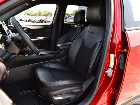 Used 2025 Jeep Compass Trailhawk AWD/4WD image 21