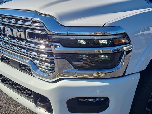 Used 2025 RAM 3500 Limited image 9