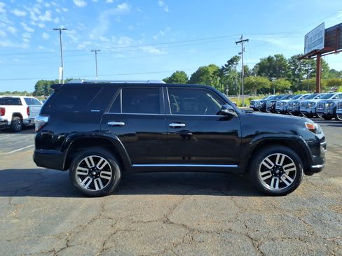 Used 2016 Toyota 4Runner Limited AWD/4WD image 3