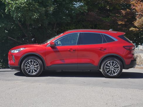 Certified 2024 Ford Escape SE FWD image 15