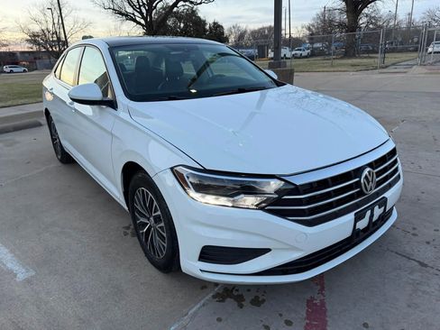 Used 2019 Volkswagen Jetta SE FWD image 3