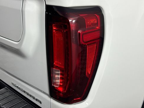 Used 2021 GMC Sierra 2500 Denali w/ Denali Ultimate Package image 32