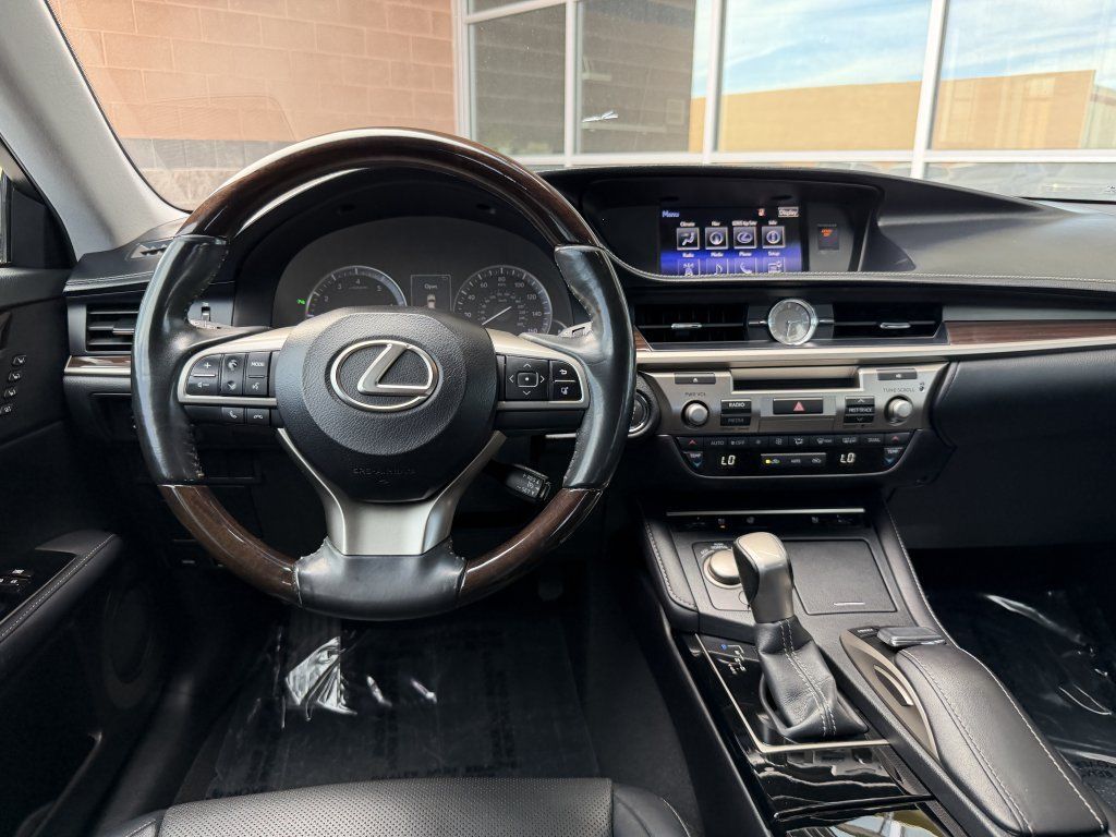 Used 2016 Lexus ES 350 w/ Navigation System Package FWD image 16