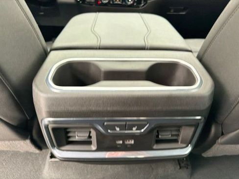 Used 2025 GMC Sierra 2500 SLT AWD/4WD image 17