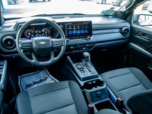 Used 2024 Chevrolet Colorado W/T image 27