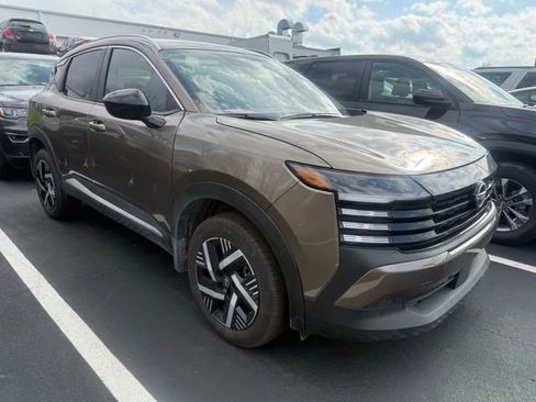 Used 2026 Nissan Kicks SV image 2