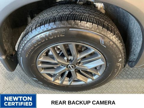 Used 2025 Nissan Rogue S FWD image 35