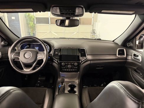 Used 2019 Jeep Grand Cherokee Altitude AWD/4WD image 27