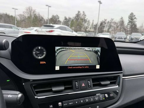 Used 2025 Lexus ES 350 Premium image 11