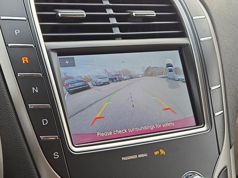 Used 2020 Lincoln Nautilus Premier w/ Equipment Group 101A image 13