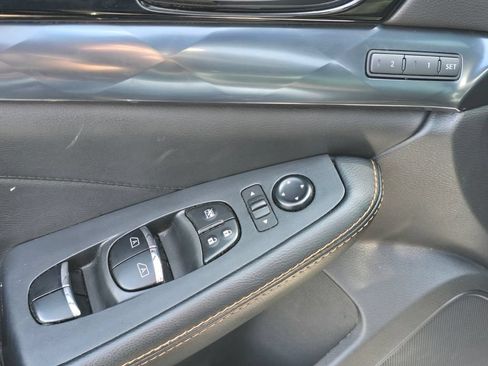 Used 2023 Nissan Maxima SR w/ Sport Mat Group FWD image 21