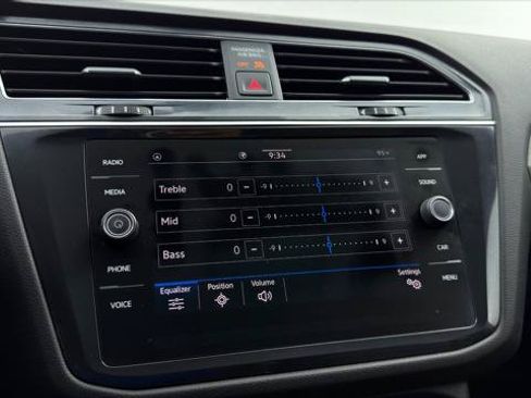 Used 2021 Volkswagen Tiguan SE R-Line FWD image 34