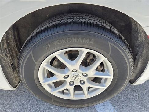 Certified 2023 Chrysler Pacifica Touring-L image 21