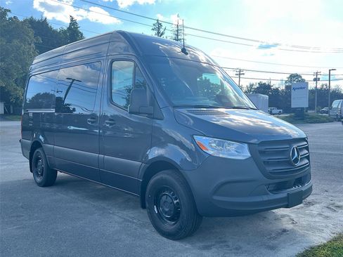 New 2025 Mercedes-Benz Sprinter 2500 image 8