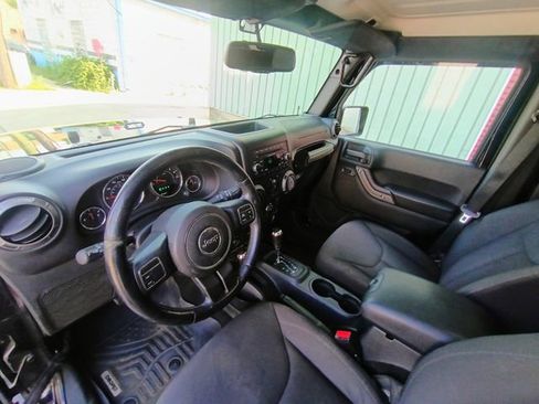Used 2015 Jeep Wrangler Unlimited Sport w/ Quick Order Package 24S AWD/4WD image 27