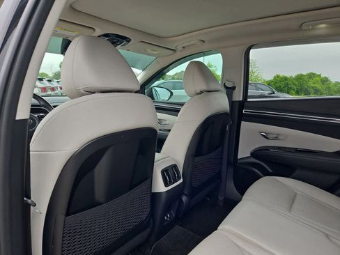 Used 2022 Hyundai Tucson Limited AWD/4WD image 16