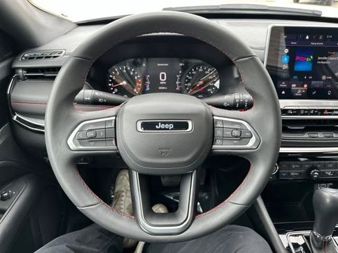 Used 2025 Jeep Compass Trailhawk AWD/4WD image 22