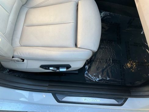 Used 2017 BMW 330e image 54