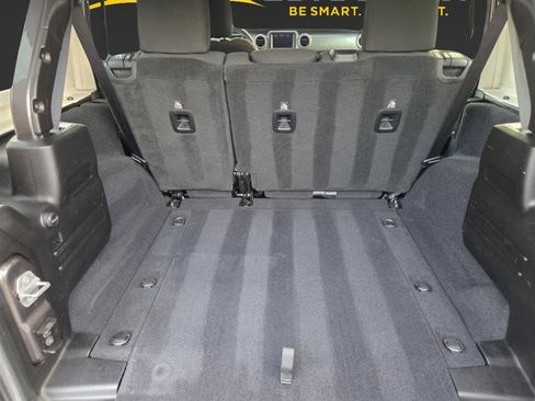 Used 2019 Jeep Wrangler Unlimited Sahara AWD/4WD image 42
