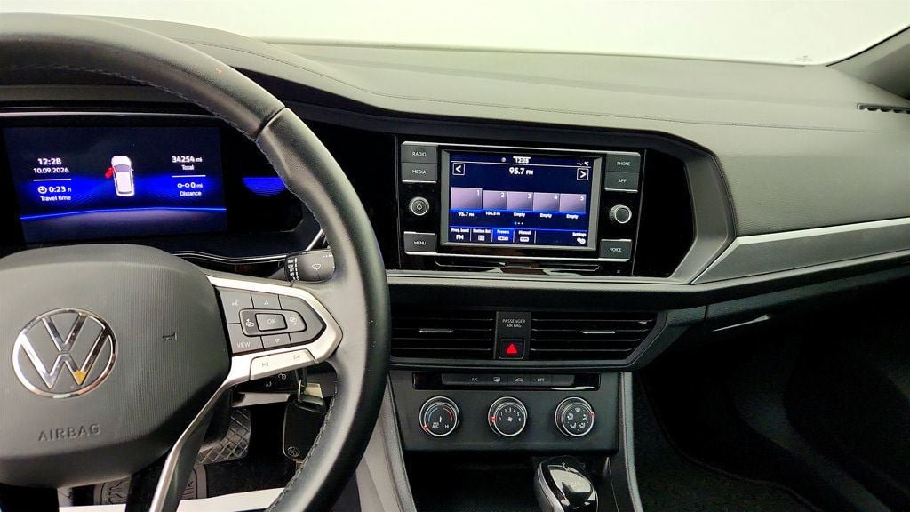 Used 2022 Volkswagen Jetta Sport FWD image 16