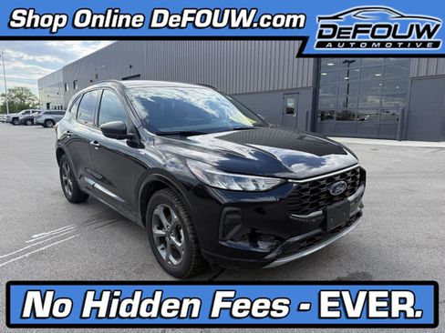 Used 2023 Ford Escape ST-Line AWD/4WD image 1