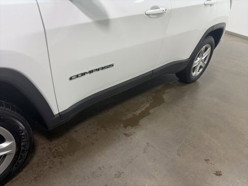 Used 2024 Jeep Compass Latitude image 10