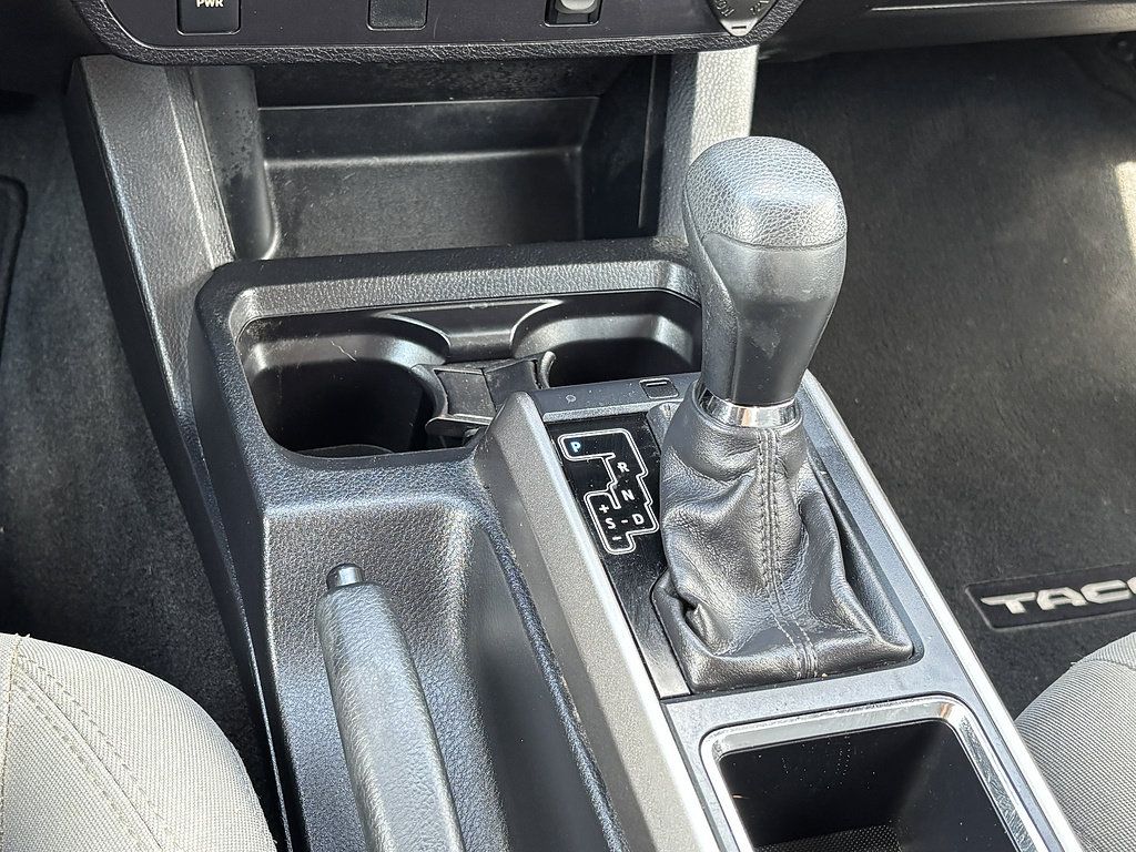 Used 2017 Toyota Tacoma SR5 w/ Tow Package RWD image 20