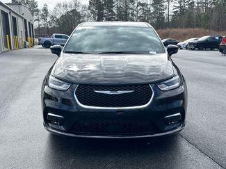 New 2026 Chrysler Pacifica Select video 2