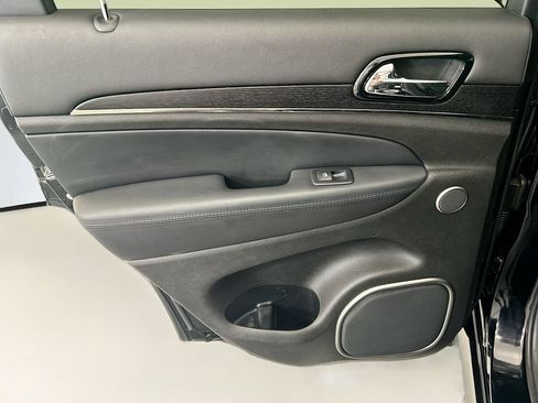 Used 2019 Jeep Grand Cherokee High Altitude RWD image 25