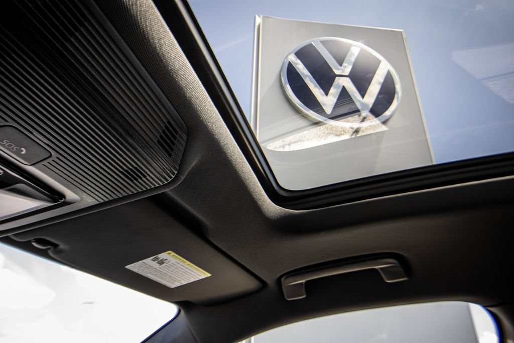 New 2026 Volkswagen Tiguan SE R-Line FWD image 45