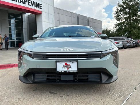 Used 2025 Kia K4 FWD image 3