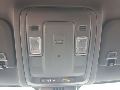 Used 2024 Chevrolet Tahoe LS RWD image 28