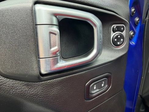 Used 2020 Jeep Wrangler Unlimited Sahara w/ Uconnect 4C Nav & Sound Group AWD/4WD image 28